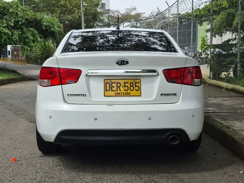Kia Cerato 2012 en Sabaneta — foto 5 de 12