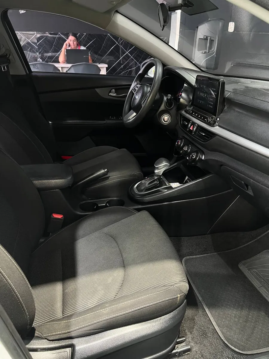 Sedã Kia Cerato Vivro 2019 1.6 Vivro Vibrant Aut en Dosquebradas — foto 8
