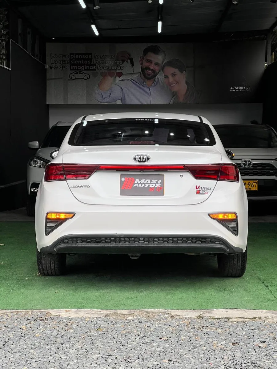 Sedã Kia Cerato Vivro 2019 1.6 Vivro Vibrant Aut en Dosquebradas — foto 5