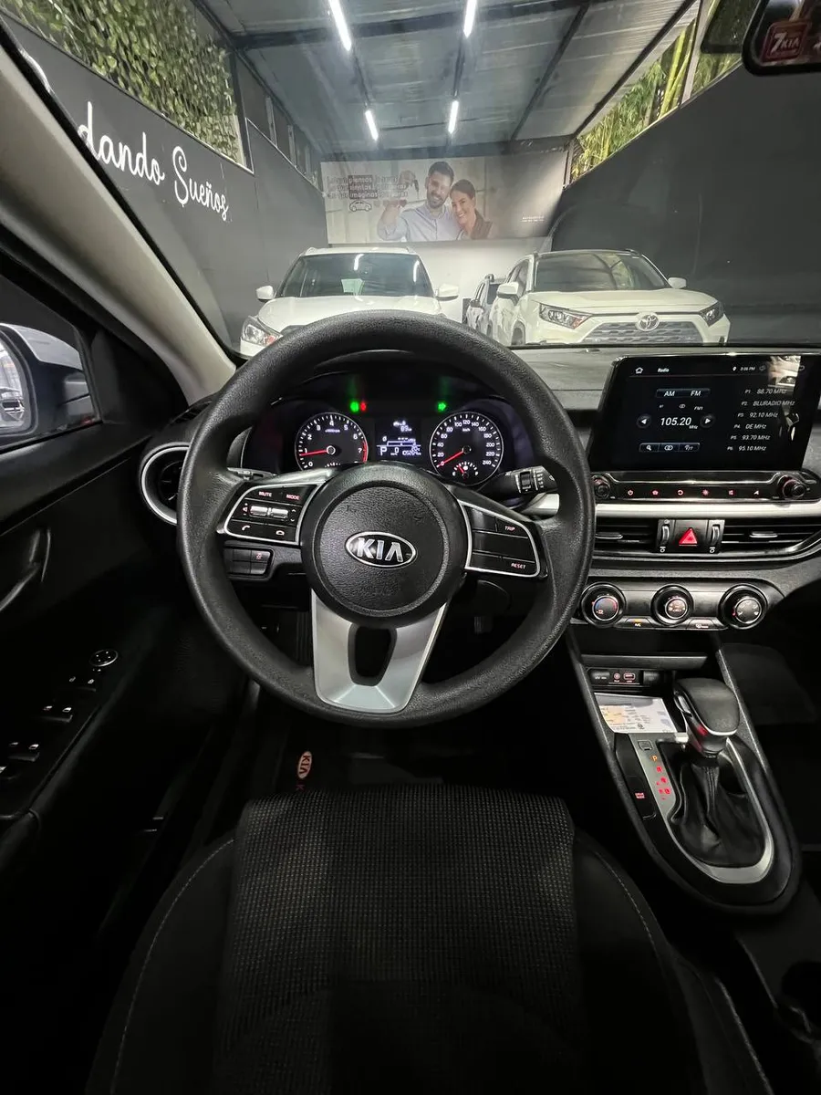 Sedã Kia Cerato Vivro 2019 1.6 Vivro Vibrant Aut en Dosquebradas — foto 11