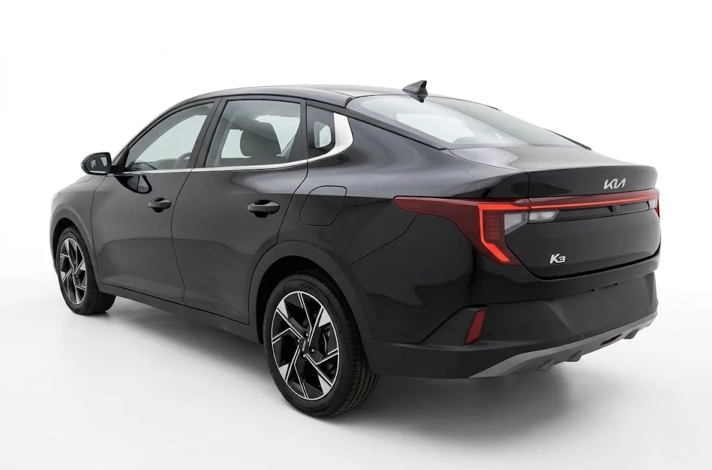Sedã Kia K3 2027 GT Line en Bogotá — foto 3