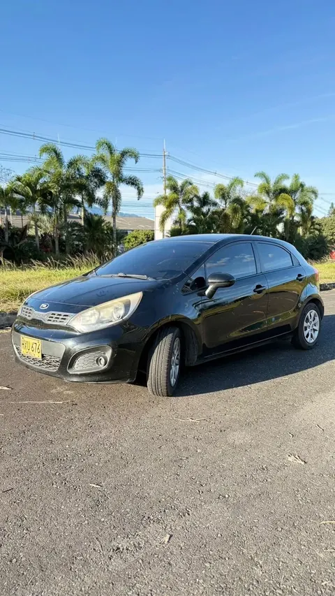 Kia Rio 2015 a gasolina en Ibagué — foto 4 de 9