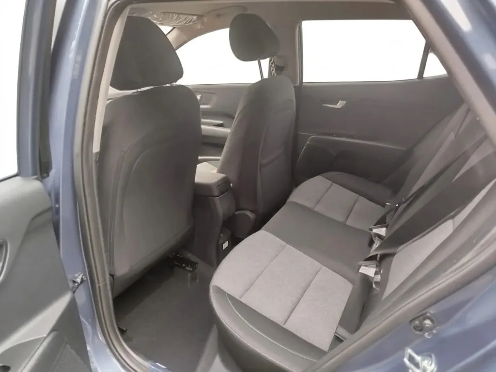 SUV Kia Stonic Desire 2027 en Bogotá — foto 5