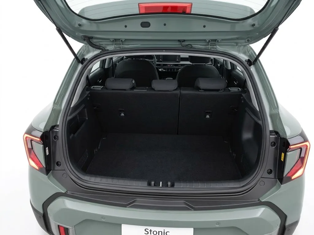 SUV Kia Stonic Desire 2027 en Bogotá — foto 6