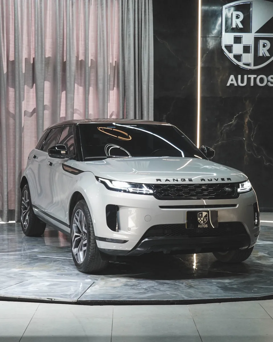 SUV Land Rover Range Rover 2023 en Medellín — foto 4