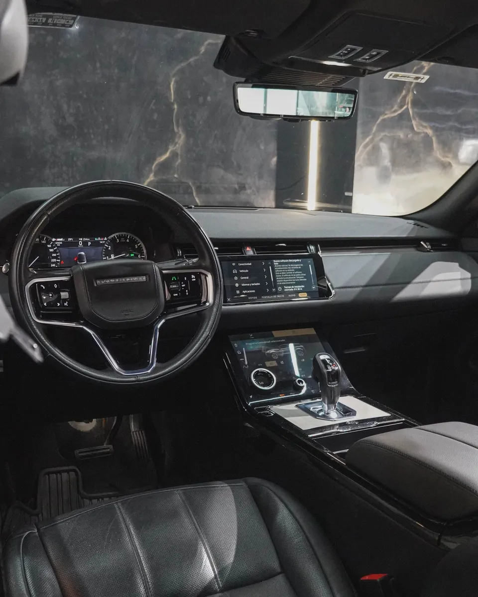 SUV Land Rover Range Rover 2023 en Medellín — foto 10