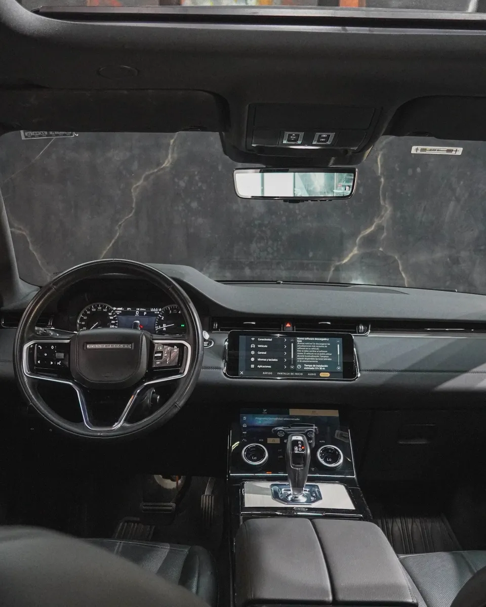 SUV Land Rover Range Rover 2023 en Medellín — foto 9