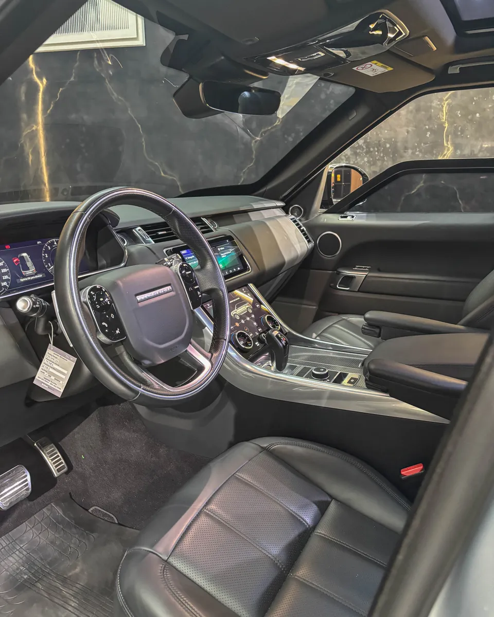 SUV Land Rover Range Rover Sport 2022 en Medellín — foto 9