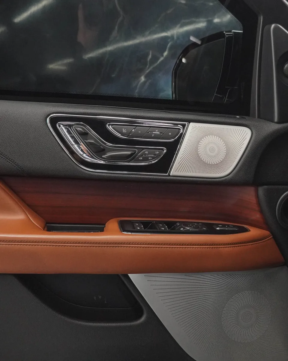 SUV Lincoln Navigator 2020 en Medellín — foto 8