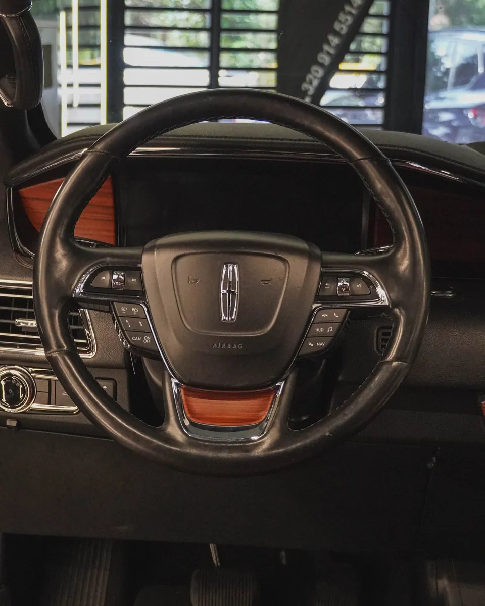 SUV Lincoln Navigator 2020 en Medellín — foto 6