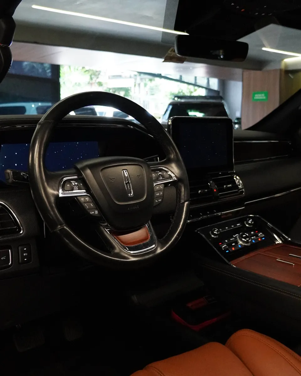 SUV Lincoln Navigator 2020 en Medellín — foto 10