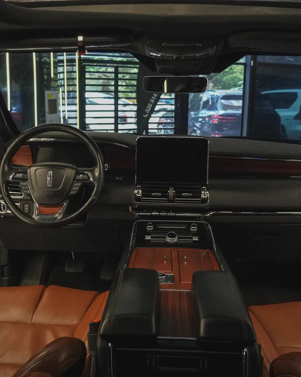 SUV Lincoln Navigator 2020 en Medellín — foto 9