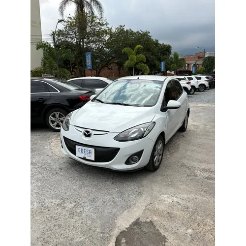 Hatchback Mazda 2 2014 1.5 15ha1c en Envigado
