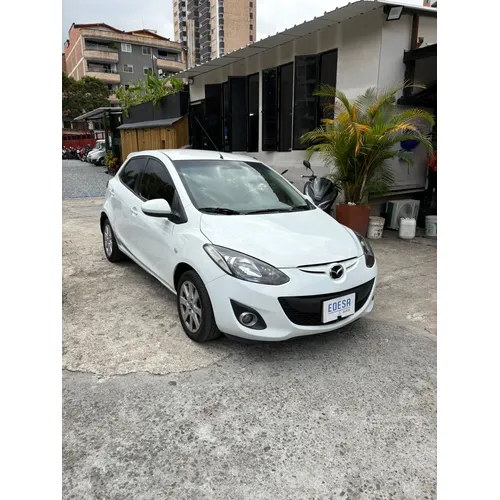 Hatchback Mazda 2 2014 1.5 15ha1c en Envigado — foto 3