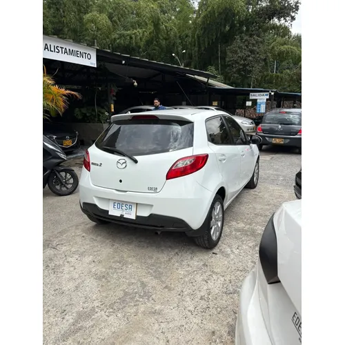 Hatchback Mazda 2 2014 1.5 15ha1c en Envigado — foto 6