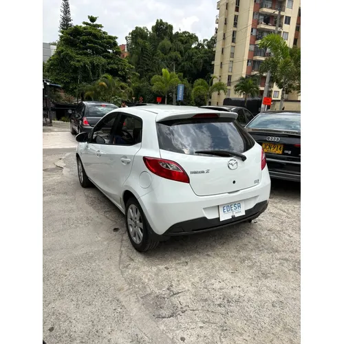 Hatchback Mazda 2 2014 1.5 15ha1c en Envigado — foto 8