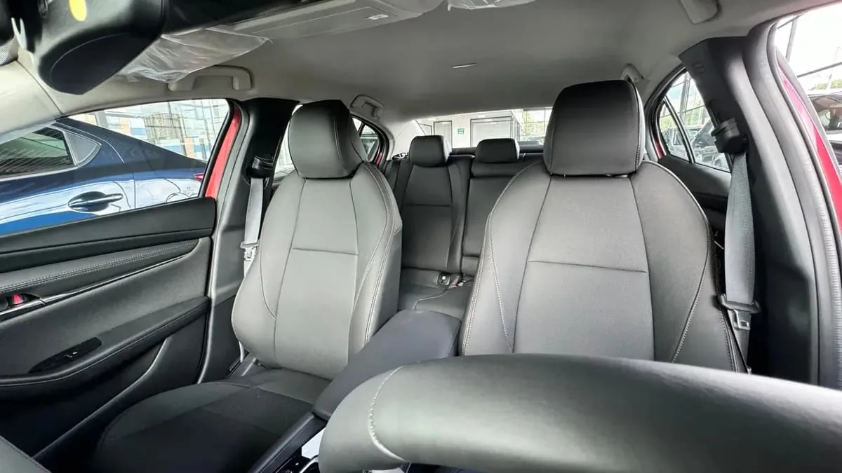 Sedán Mazda 3 Touring MHEV 2027 en Soledad — foto 5