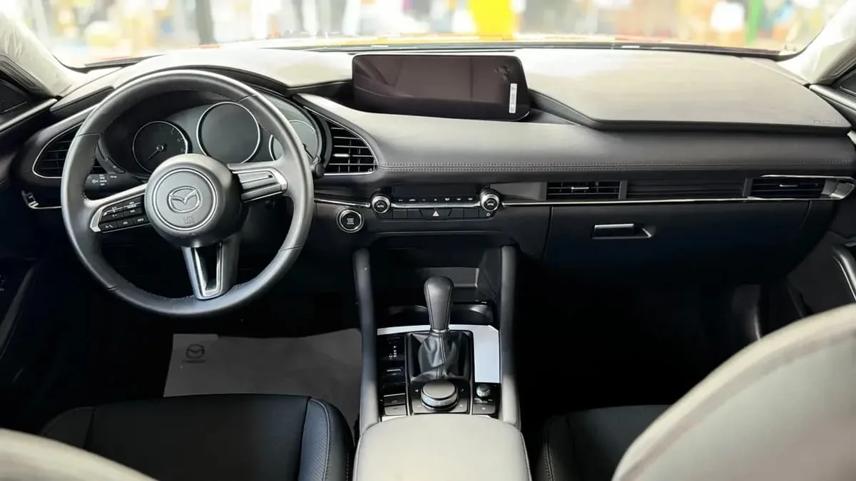 Sedán Mazda 3 Touring MHEV 2027 en Soledad — foto 4