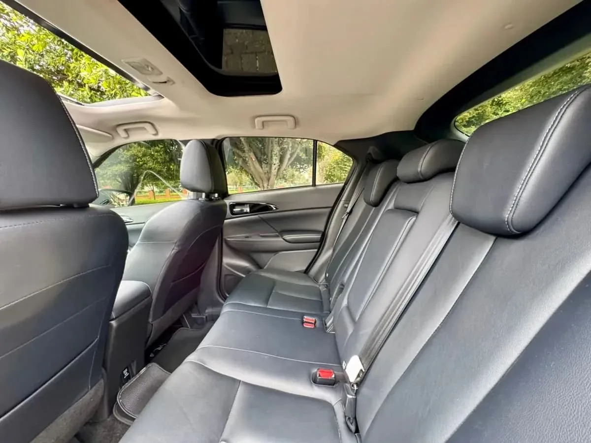 SUV Mitsubishi Eclipse Cross 2024 en Medellín — foto 9