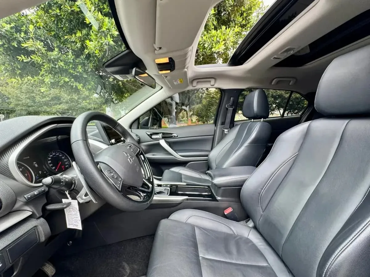 SUV Mitsubishi Eclipse Cross 2024 en Medellín — foto 8