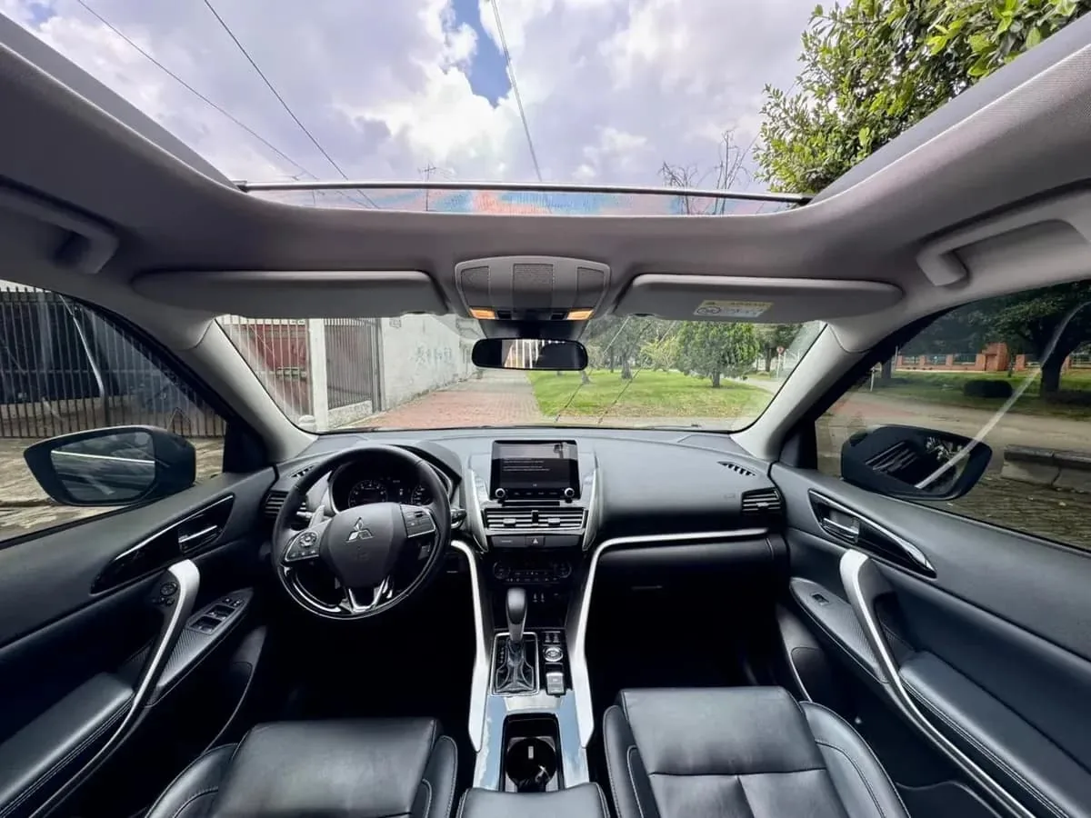 SUV Mitsubishi Eclipse Cross 2024 en Medellín — foto 7