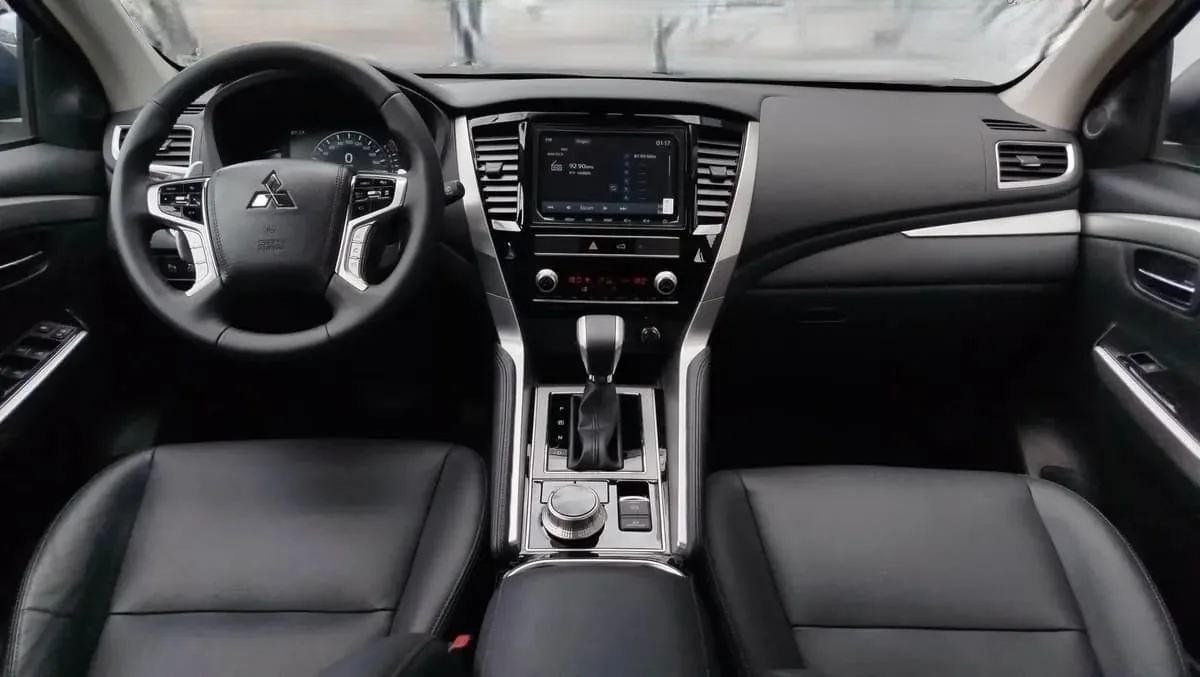 SUV Mitsubishi Montero Sport 2024 en Pereira — foto 7