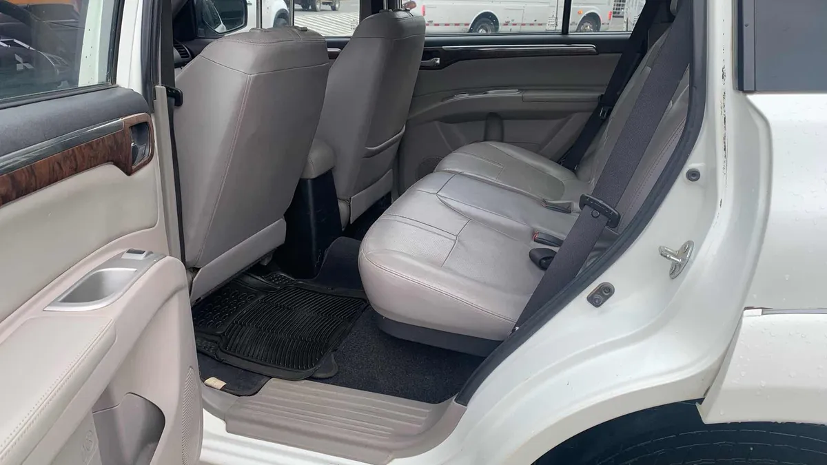SUV Mitsubishi Nativa 2016 en Manizales — foto 8