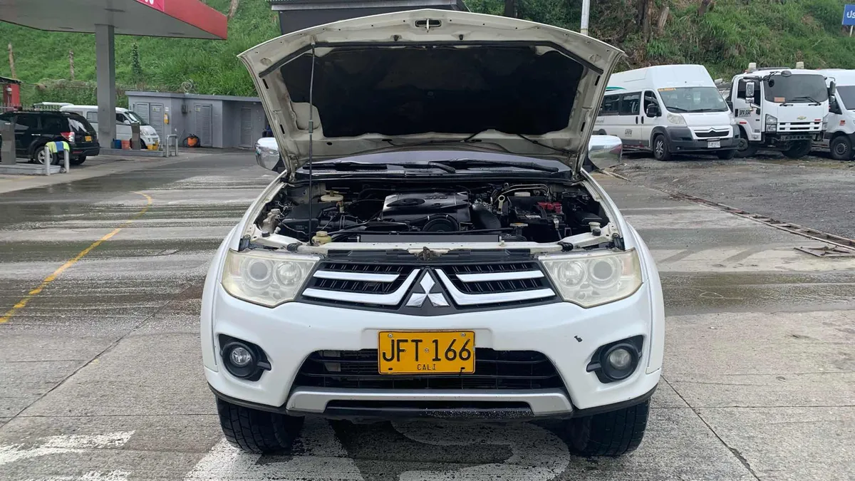 SUV Mitsubishi Nativa 2016 en Manizales — foto 7