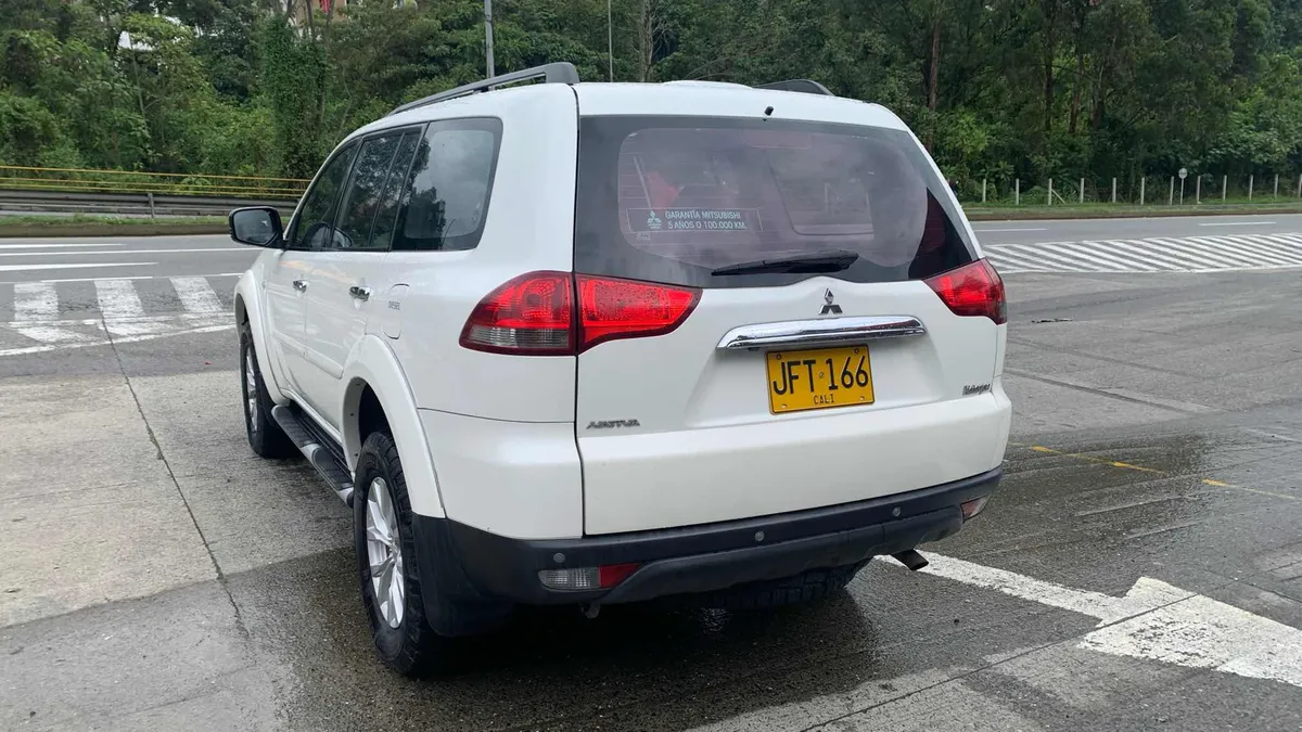 SUV Mitsubishi Nativa 2016 en Manizales — foto 5