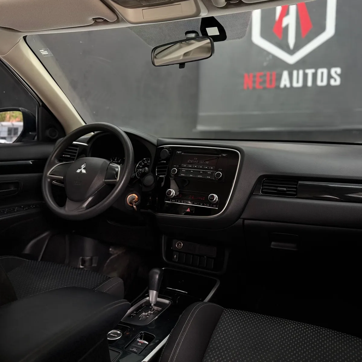 SUV Mitsubishi Outlander 2022 en Medellín — foto 9