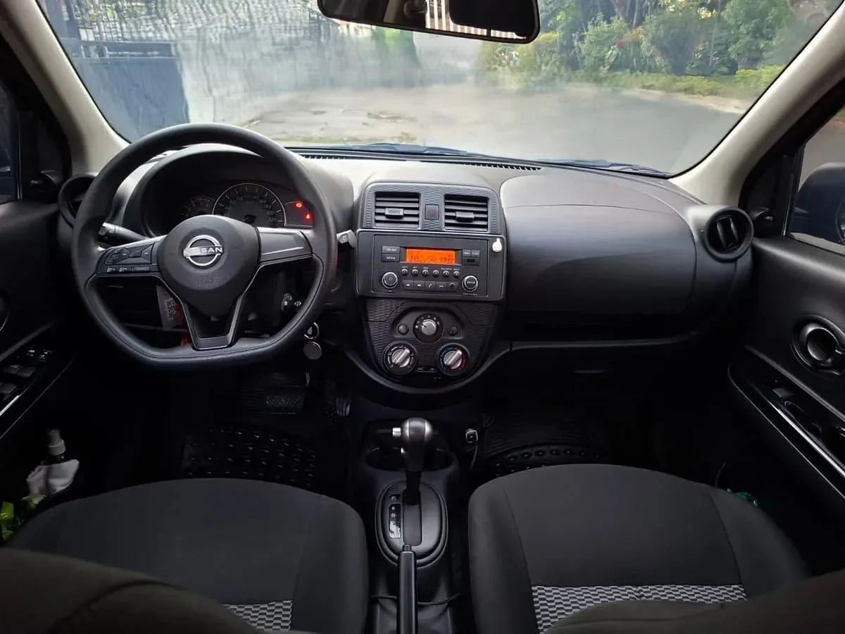 Hatchback Nissan March Sense 2025 en Cali — foto 5