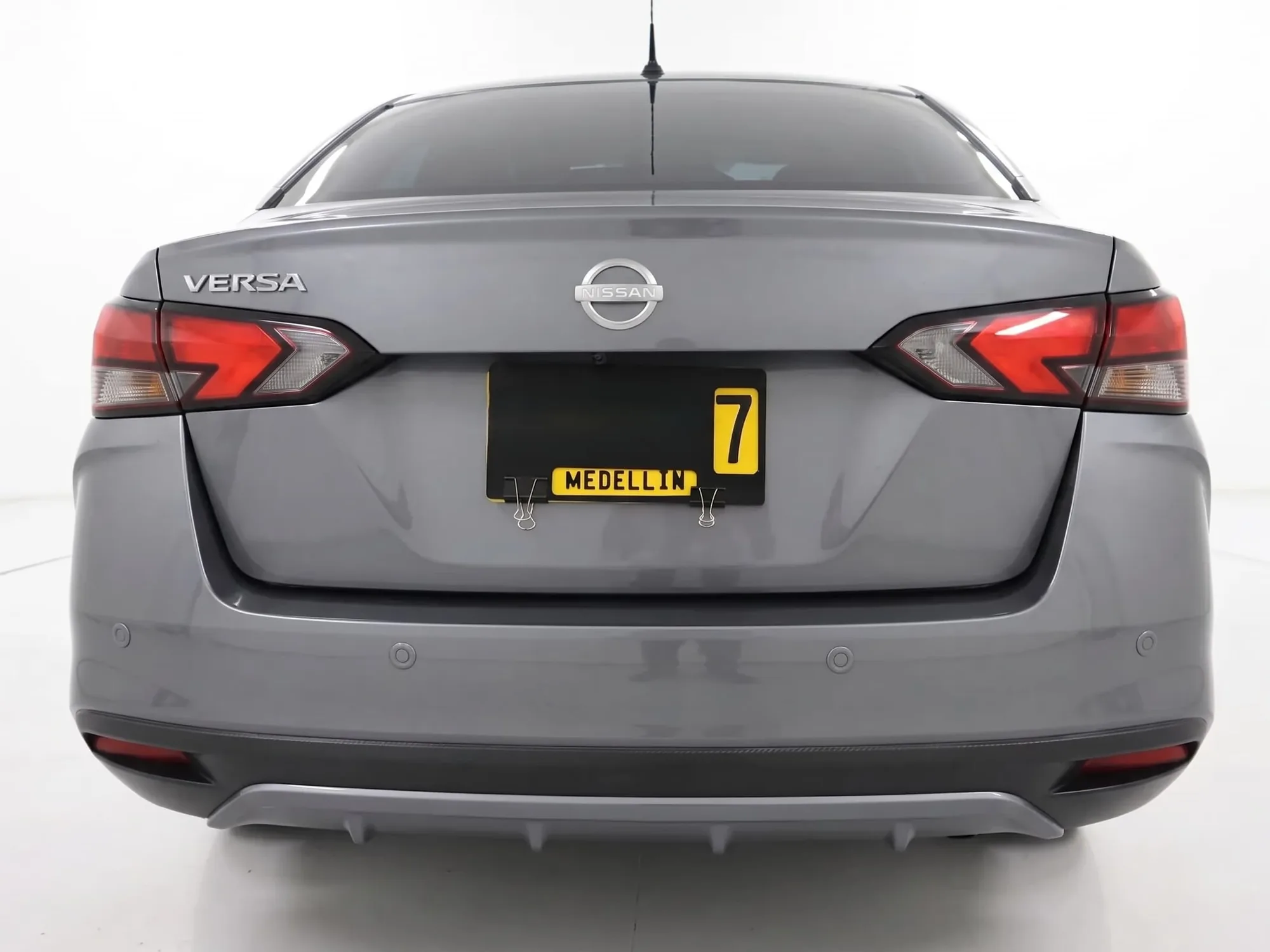 Sedã Nissan Versa Advance 2026 en Cali — foto 3