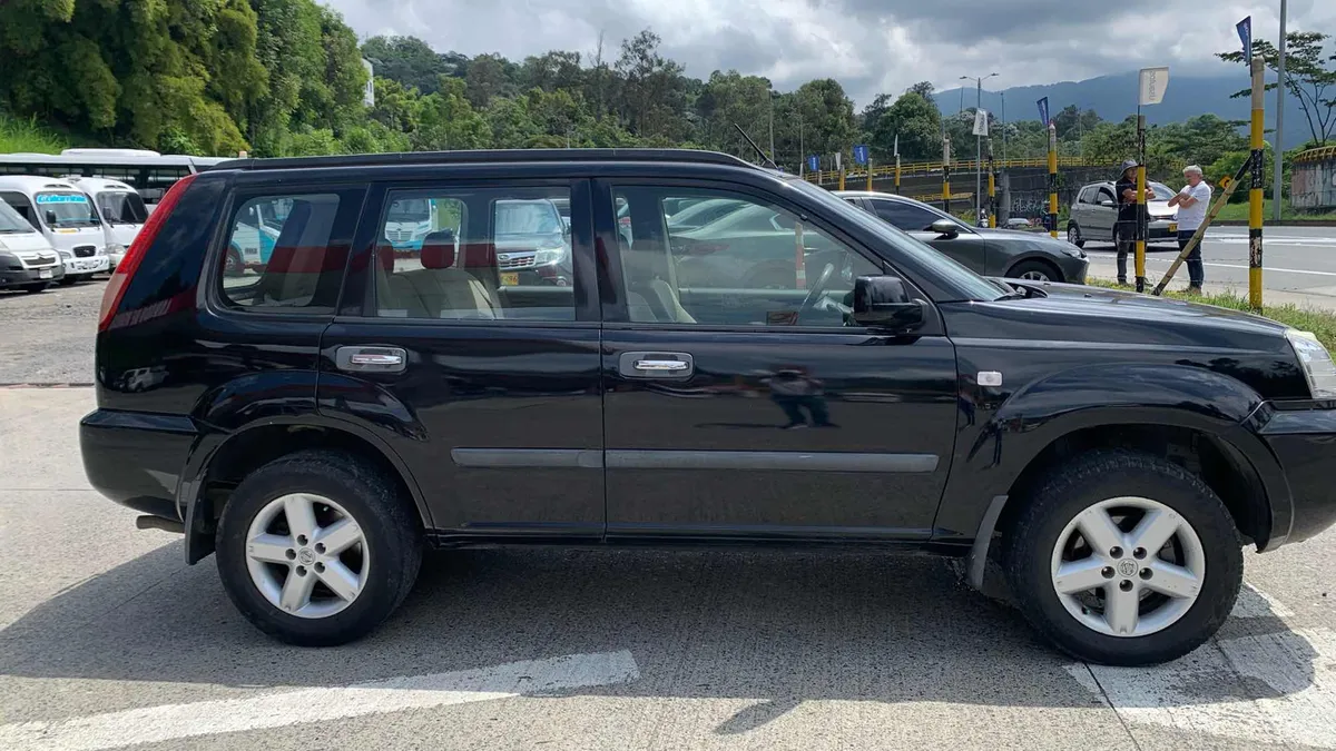 SUV Nissan X-Trail 2012 Classic en Manizales — foto 3