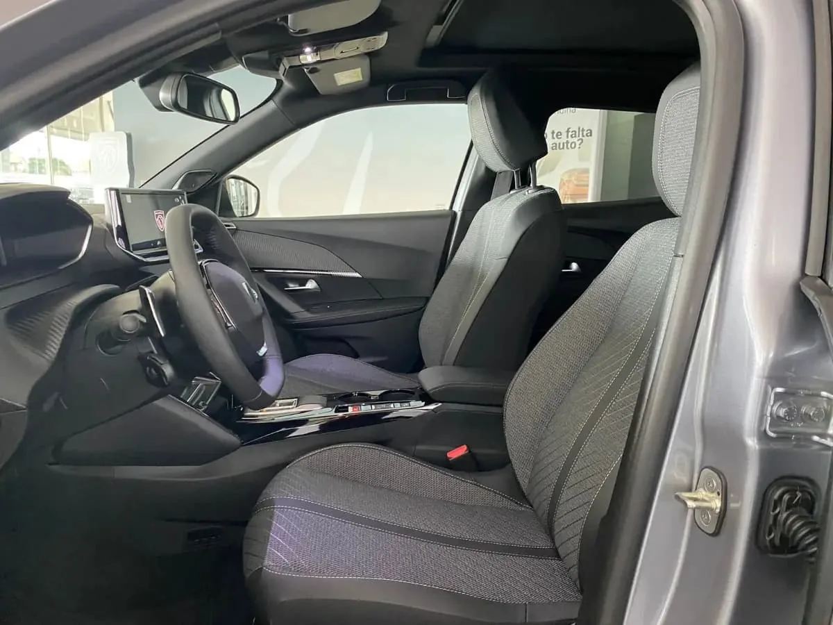 SUV Peugeot 2008 2026 en Bogotá — foto 5