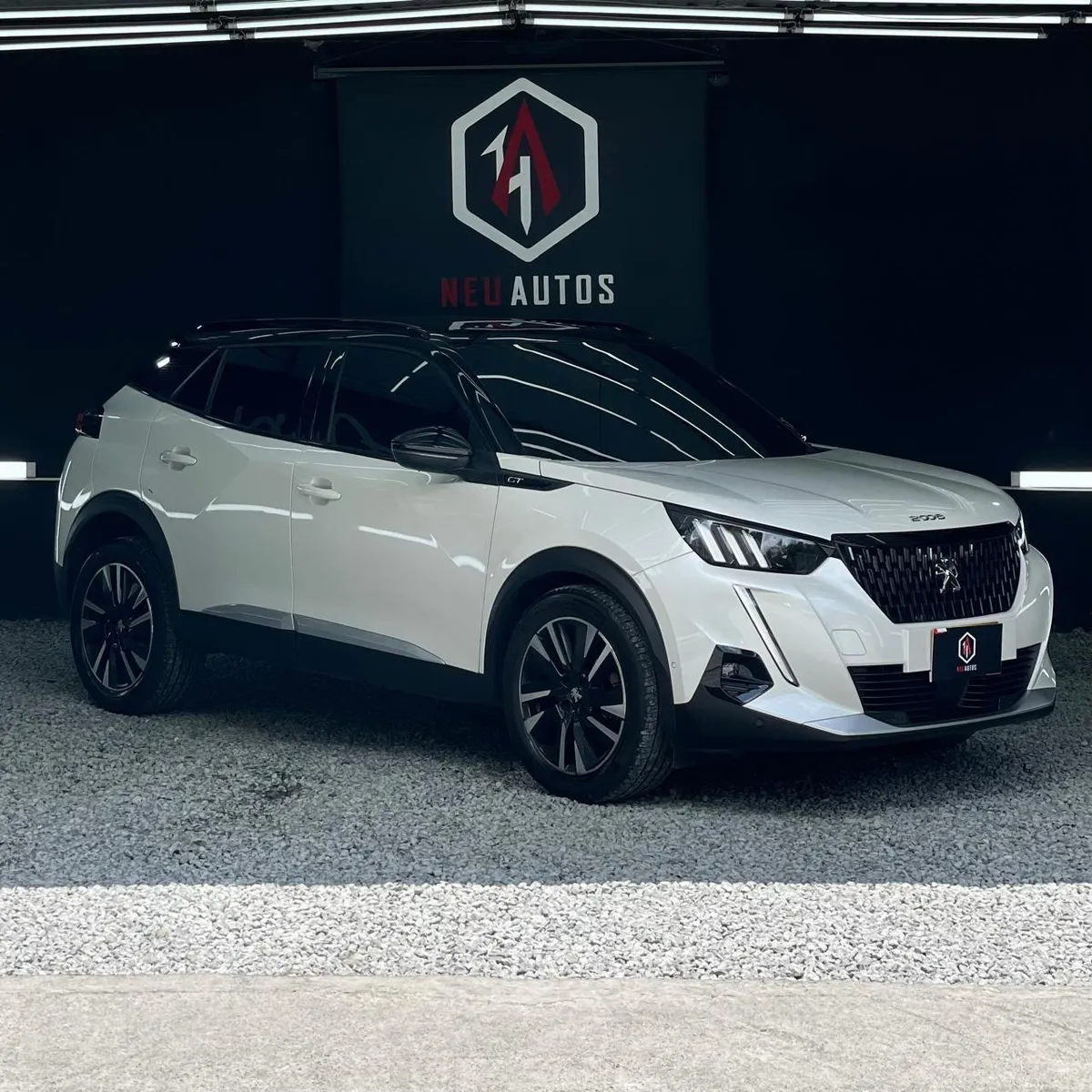 SUV Peugeot 2008 2022 en Medellín — foto 3