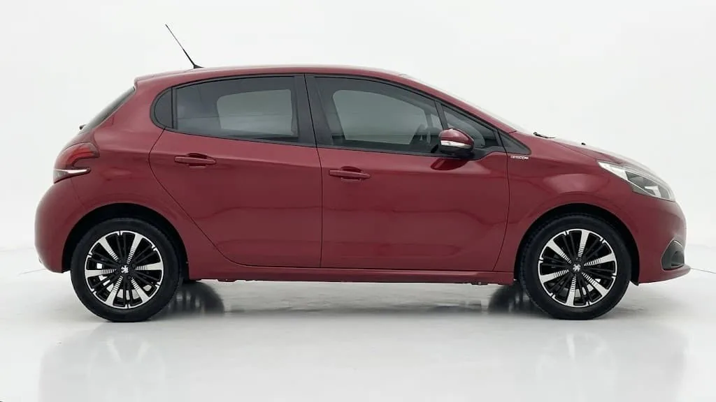 Hatchback Peugeot 208 2018 en Cartagena — foto 3