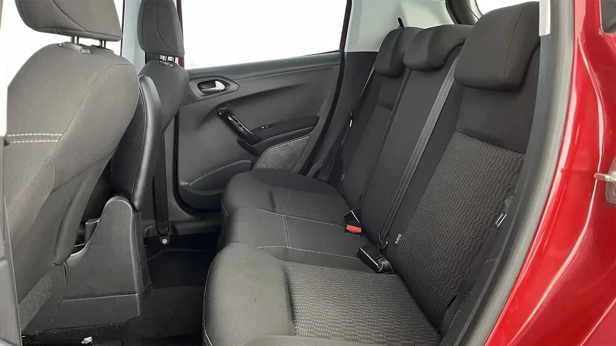 Hatchback Peugeot 208 2018 en Cartagena — foto 8