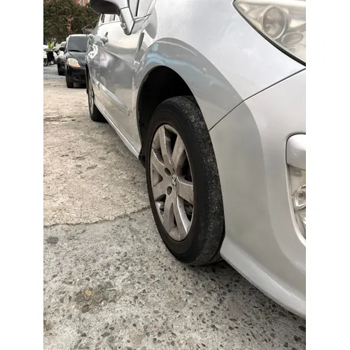 Hatchback Peugeot 308 2009 2.0 Premium en Envigado — foto 4