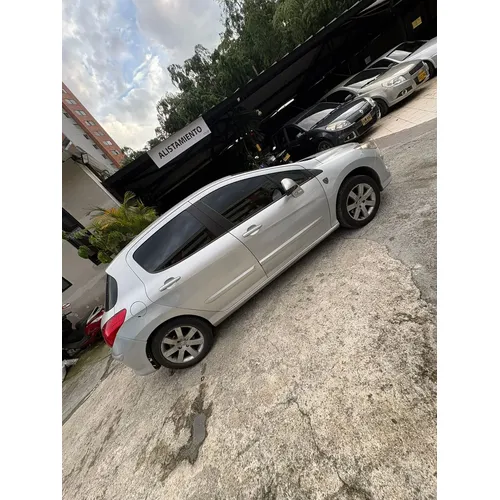 Hatchback Peugeot 308 2009 2.0 Premium en Envigado — foto 5