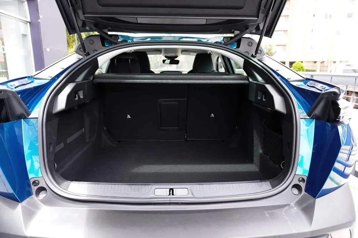 Sedán Peugeot 408 2026 en Cali — foto 5