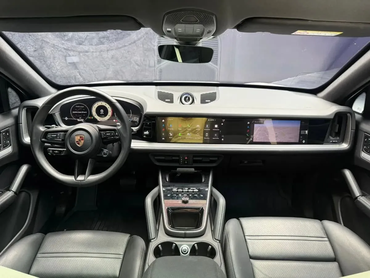 SUV Porsche Cayenne E-Hybrid 2025 en Bucaramanga — foto 5