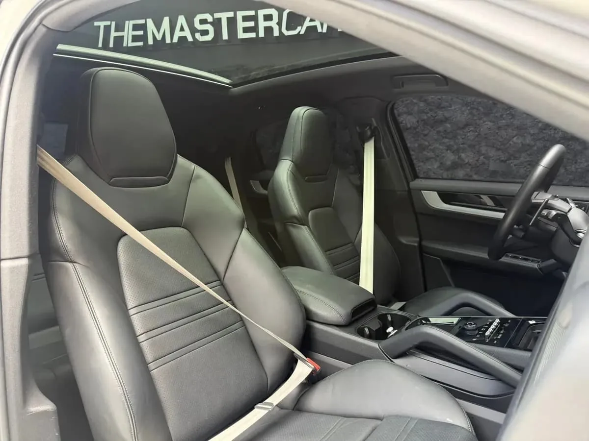 SUV Porsche Cayenne E-Hybrid 2025 en Bucaramanga — foto 6