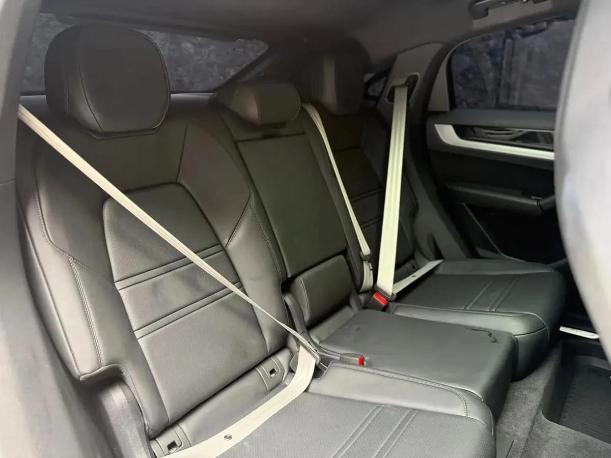 SUV Porsche Cayenne E-Hybrid 2025 en Bucaramanga — foto 7