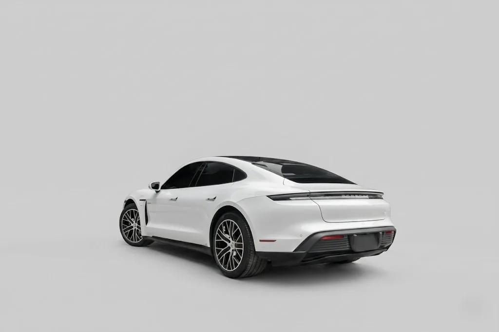 Sedán Porsche Taycan 2025 en Cali — foto 4