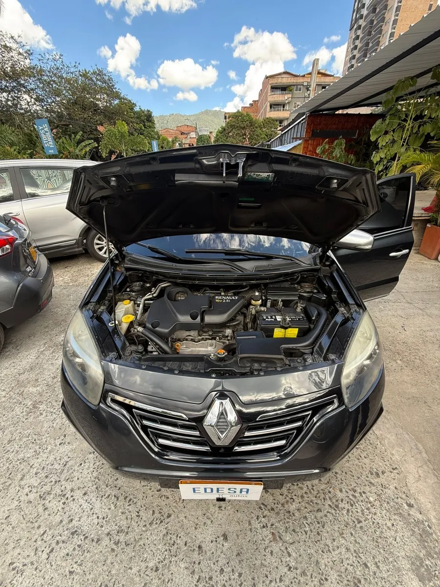 SUV Renault Koleos 2016 en Envigado — foto 12