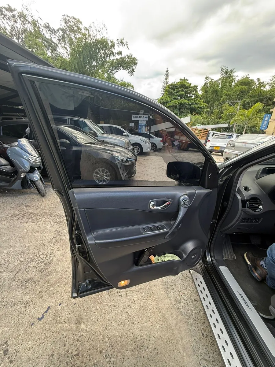 SUV Renault Koleos 2016 en Envigado — foto 10