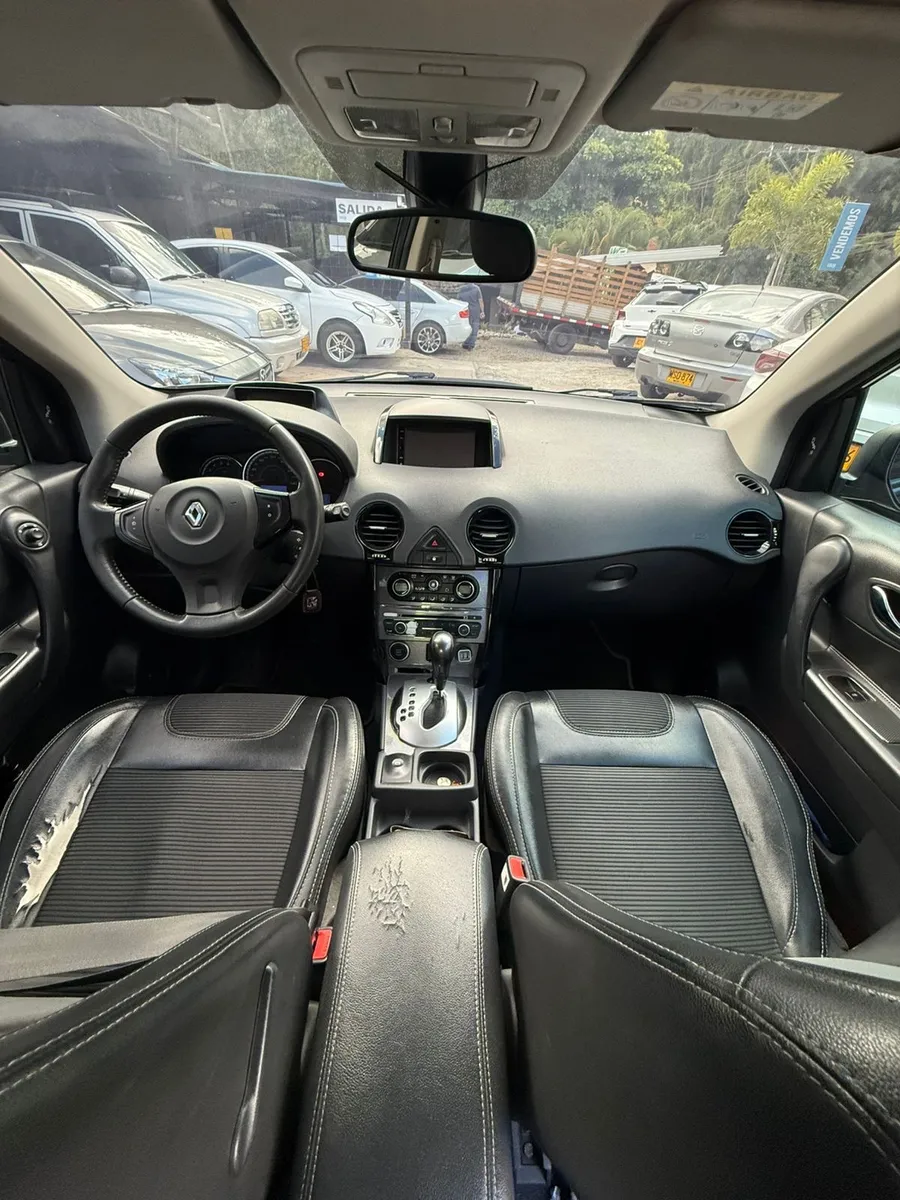 SUV Renault Koleos 2016 en Envigado — foto 8