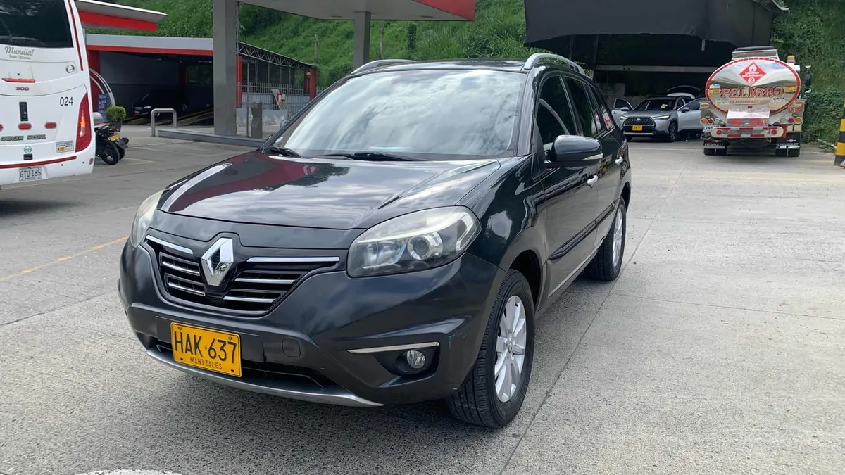 SUV Renault Koleos 2014 en Manizales — foto 4
