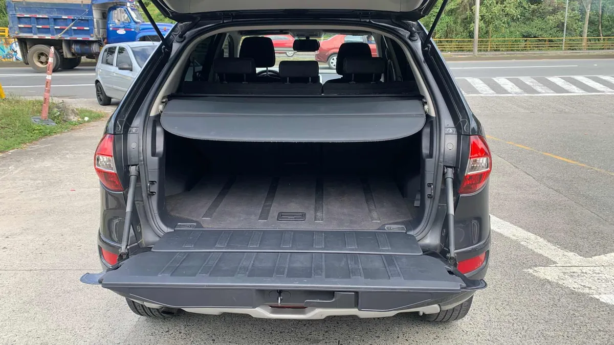 SUV Renault Koleos 2014 en Manizales — foto 11