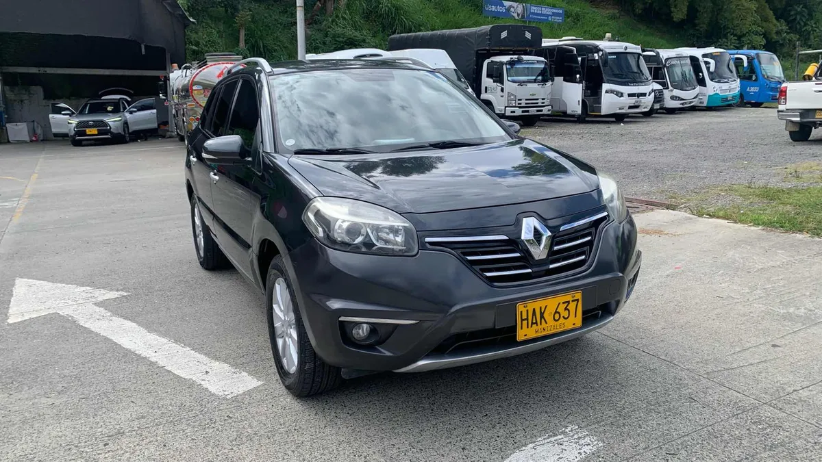 SUV Renault Koleos 2014 en Manizales — foto 2